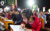 Giới trẻ thanh tịnh nơi cửa thiền, ước nguyện một năm mới bình an